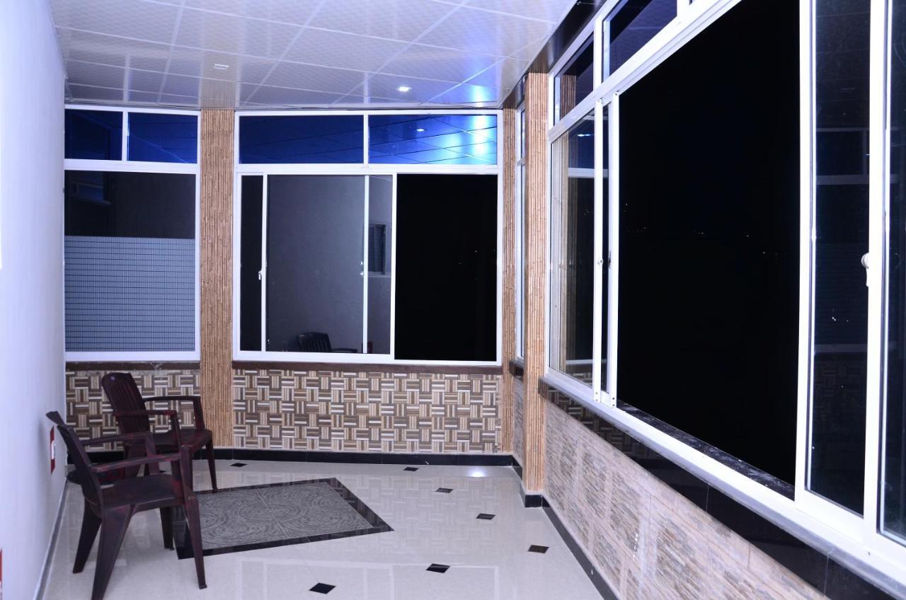 Kandyan Feel Free Homestay Bagian luar foto