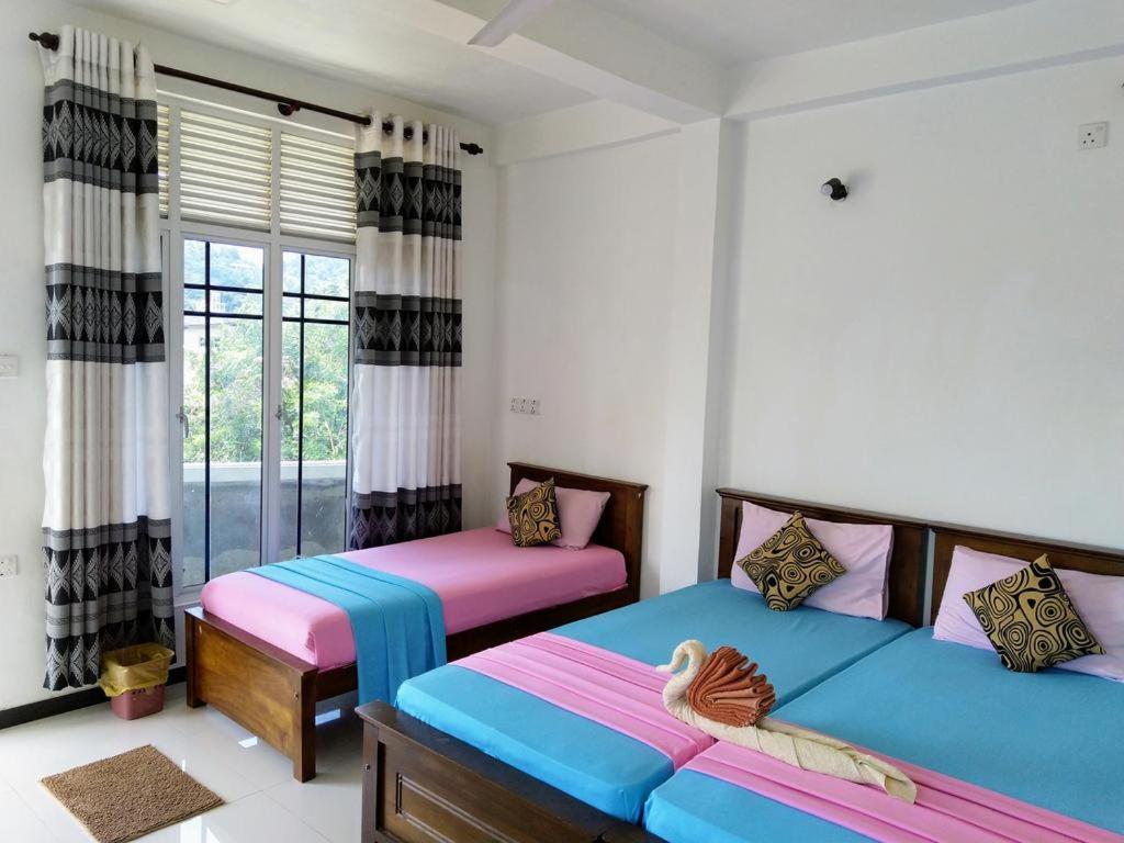 Kandyan Feel Free Homestay Bagian luar foto