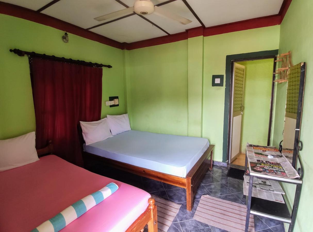 Kandyan Feel Free Homestay Bagian luar foto