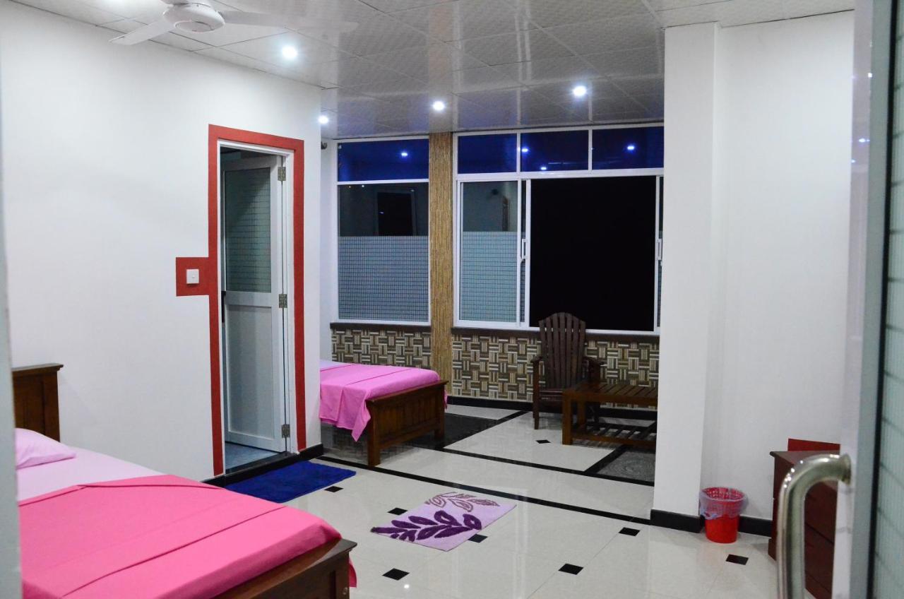 Kandyan Feel Free Homestay Bagian luar foto