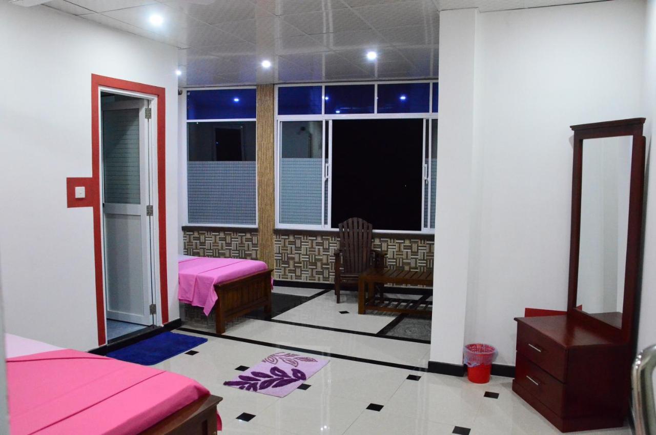Kandyan Feel Free Homestay Bagian luar foto